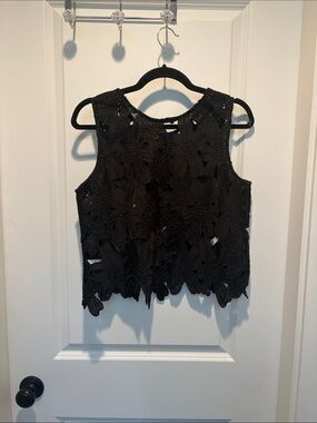 Acemi Black Floral Crochet Tank Top